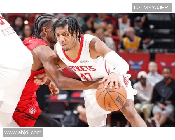 2004年NBA经典对决老鹰队与火箭队的精彩瞬间回顾与分析