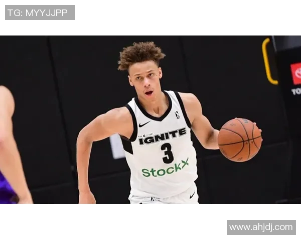 戴森丹尼尔斯的崛起之路:从青涩新秀到篮球明星的蜕变故事